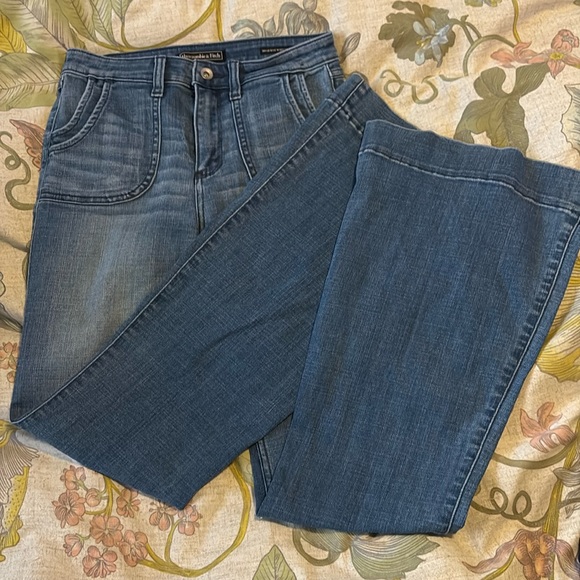 Abercrombie & Fitch Denim - Abercrombie size 26 high rise wide leg flare